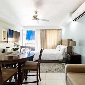 Edge La Vie , Kingston Jamaica