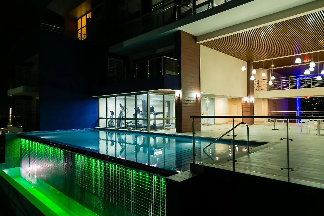 Luxury @ 20 South Ave Appartamento Kingston Giamaica